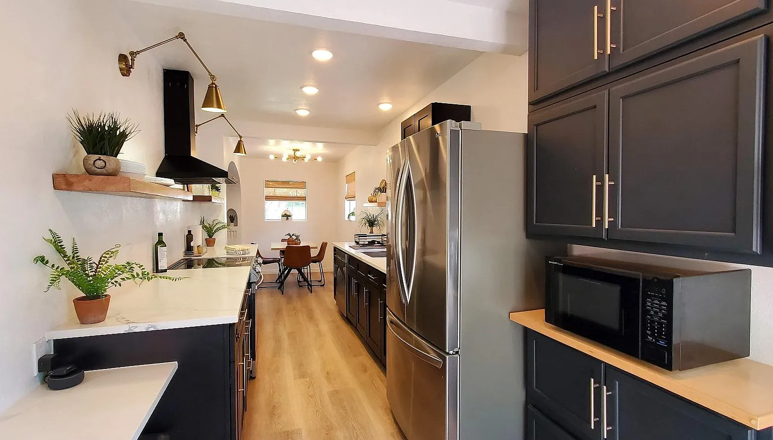 2 bed, 868 sqft, $1,950 — Photo 1
