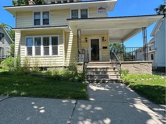 3rd image of 612 Pearl St APT B