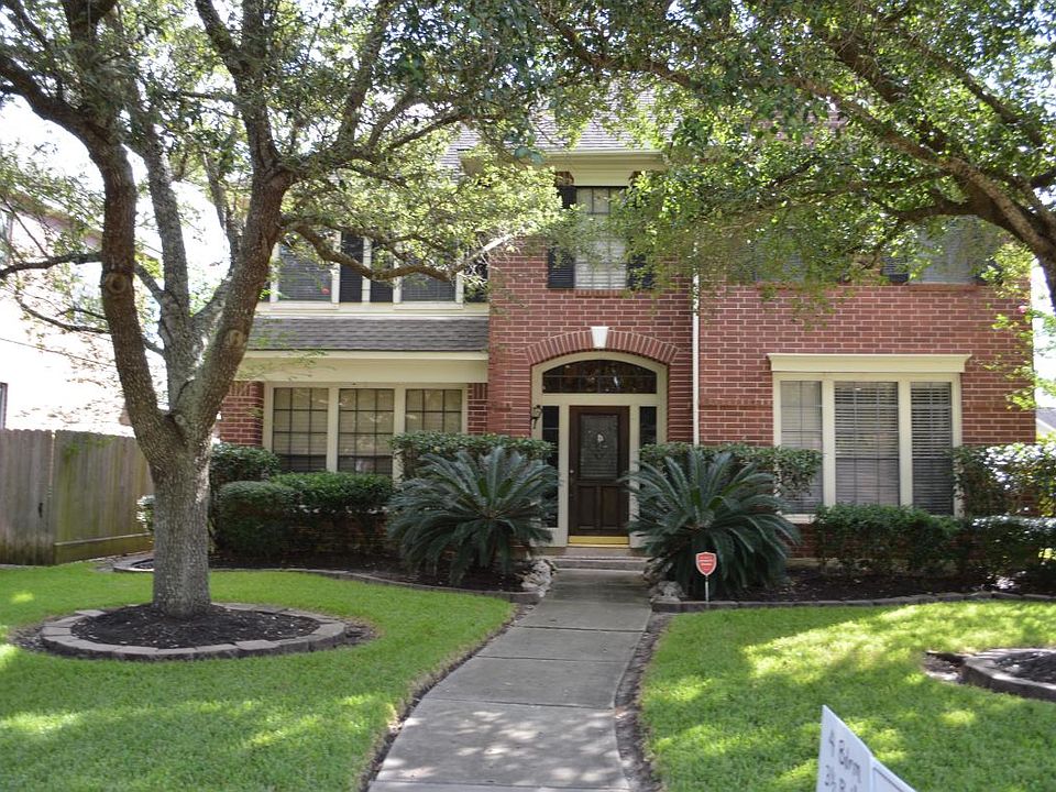 Beautiful home on culdesac next to Greenbelt