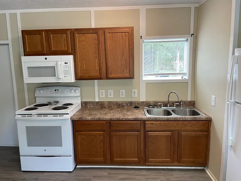 1018 Alandale Pl SE — Photo 4