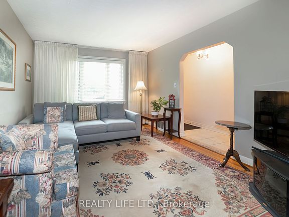3rd image of 24 Battersea Cres