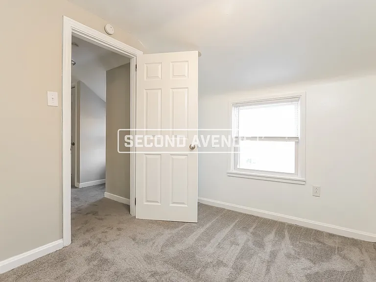 928 Kennedy Dr — Photo 5