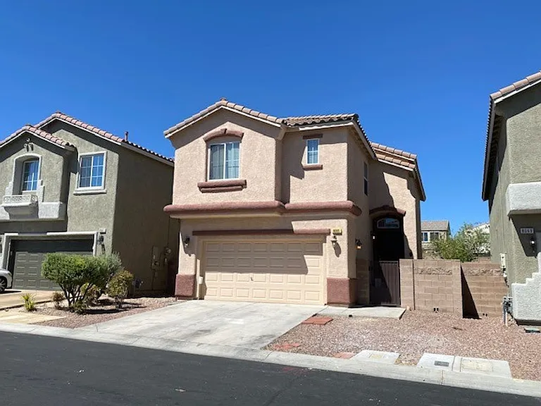 8065 Caspian Moon Dr — Photo 2