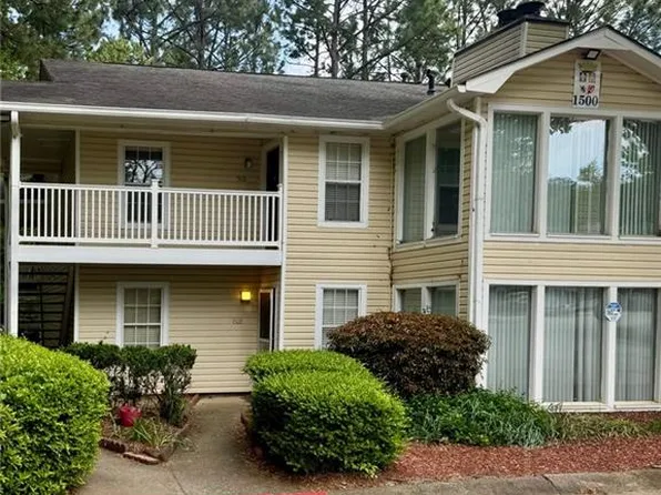 1504 Augusta Dr SE, Marietta, GA 30067