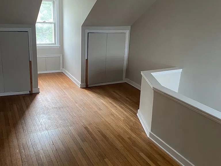 556 S 18 1/2 St — Photo 5