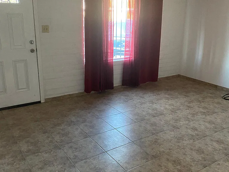1021 W Edgewater Dr — Photo 10