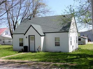 805 Cherry St, Cabool, MO 65689