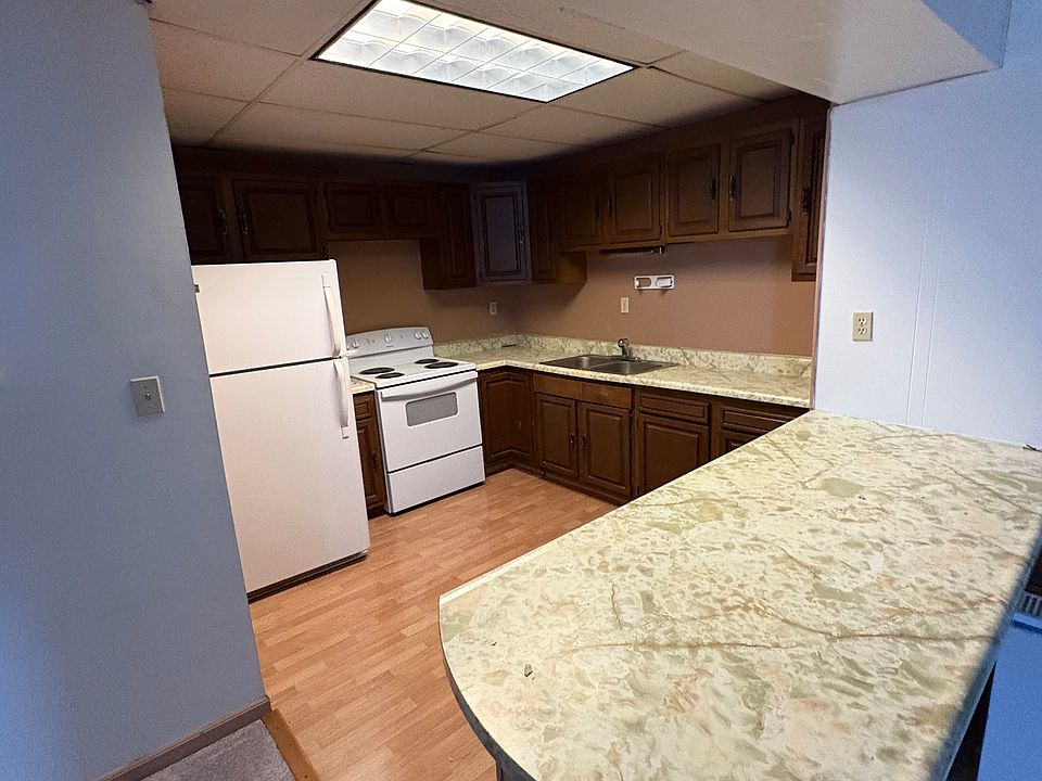 2nd image of 14220 Kenilworth St #1