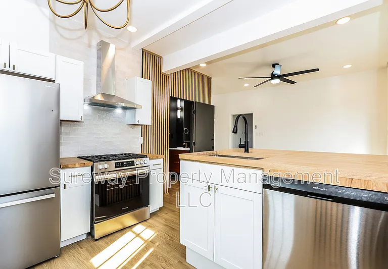 228 Greenwich Ave — Photo 12