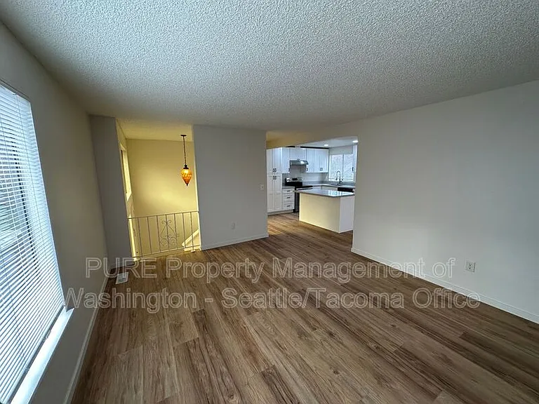 1727 45th Ave SW — Photo 6