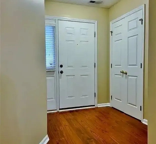5532 Robmont Dr — Photo 3