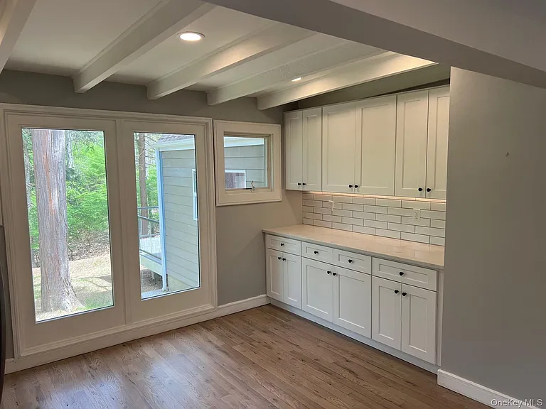 11 Triple Oak Ln — Photo 3