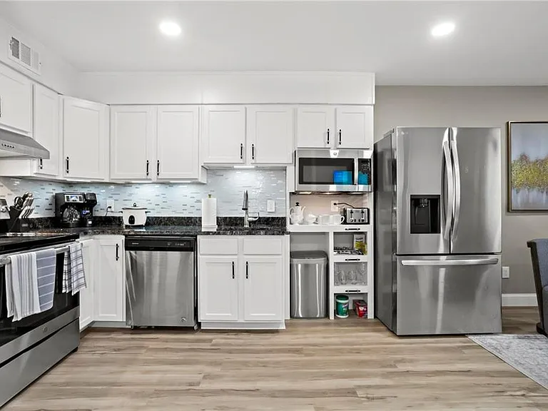 5750 Old Gordon Rd — Photo 10