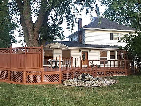 West Deck and Fountain
