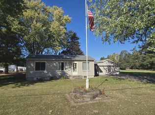 E2086 King Rd, Waupaca, WI 54981