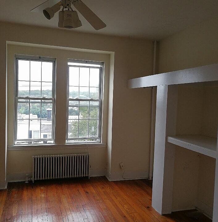 1st image of 211 Sommerville Pl