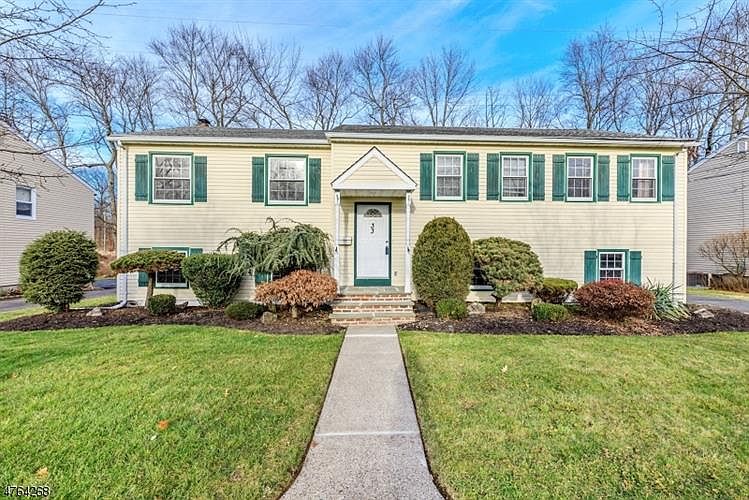 1st image of 33 Brandon Ave