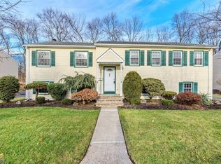 33 Brandon Ave, Livingston, NJ 07039