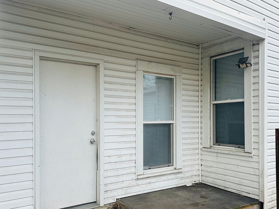 1st image of 331 S 6th St APT 2