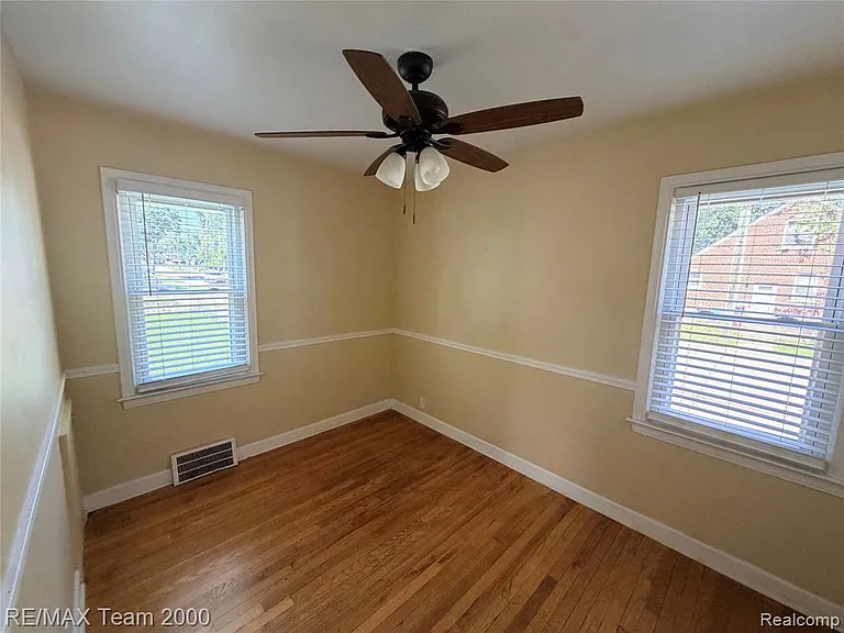22959 Cleveland St — Photo 6
