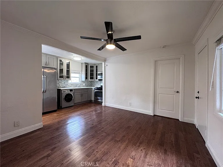 1325 Douglas St — Photo 3