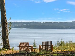 377 Evergreen Ln, Sidney, BC V8L 5Y9