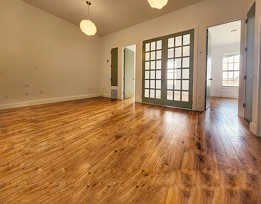 Rented by RELEASE NY | media 7