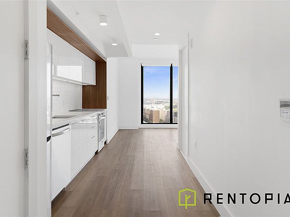 3rd image of 224 E 135th St #2409