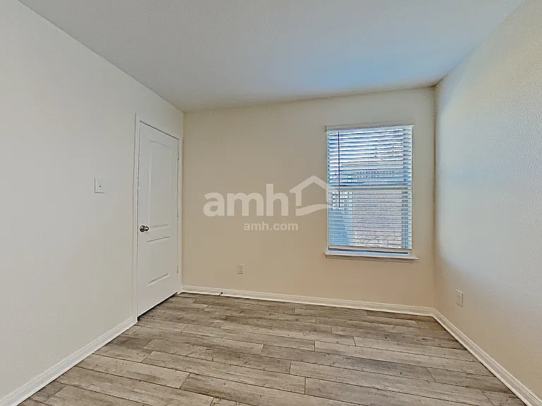 310 Garrett Ct — Photo 24