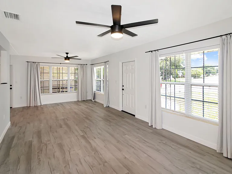 1311 E Gate Dr — Photo 9