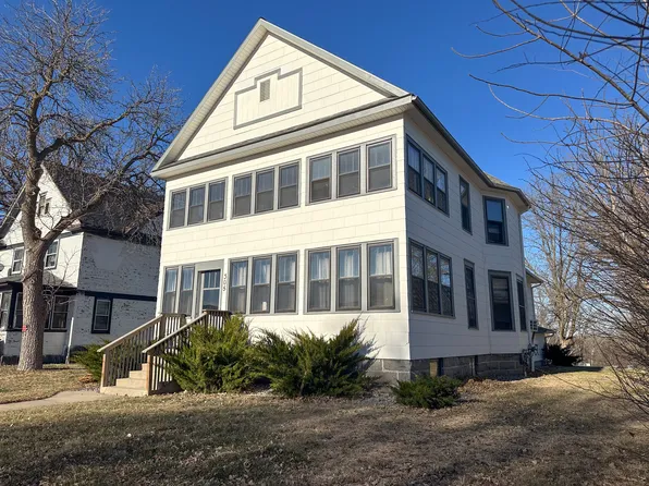 305 E Bridge St, Redwood Falls, MN 56283