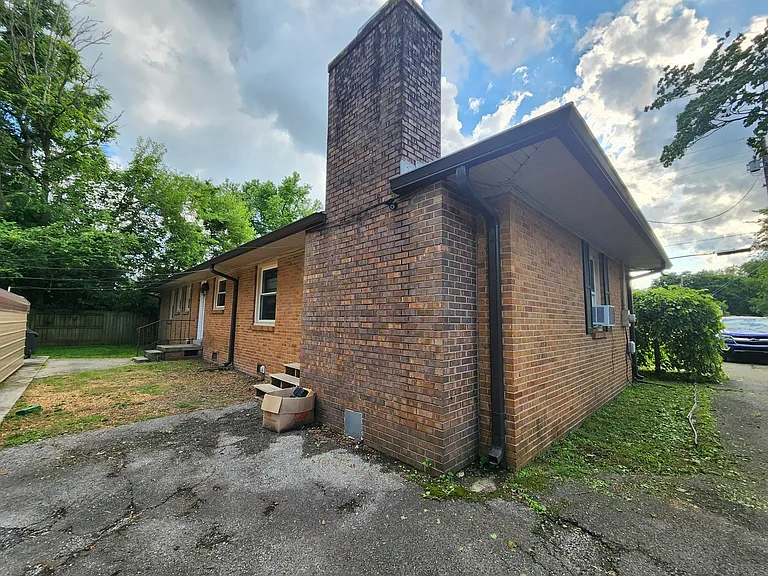 1306 White Blvd — Photo 20