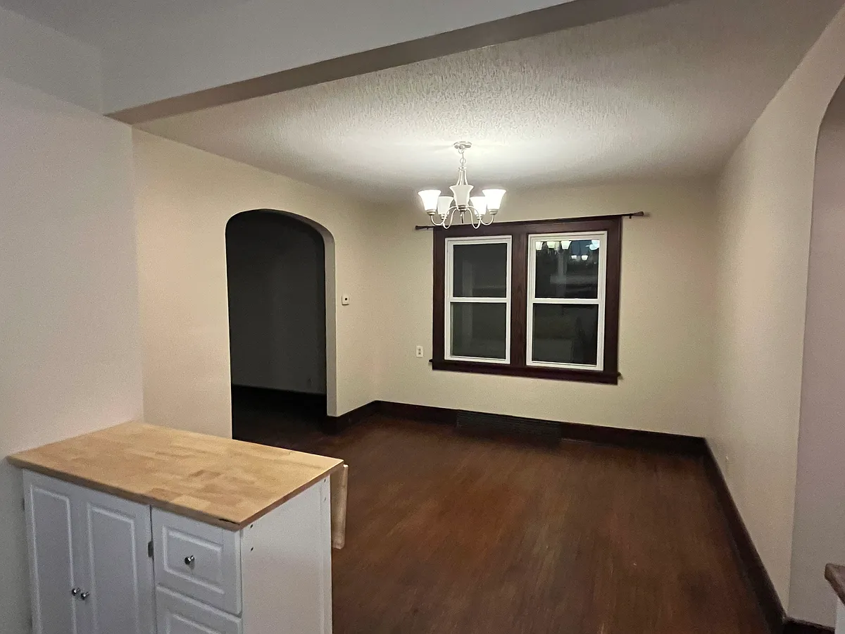 Building Photo - 1351 Kenmore Ave #1
