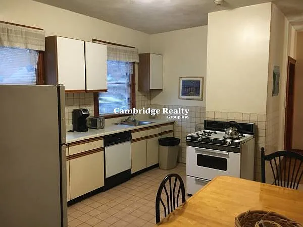36 Linden St #16T — Photo 1