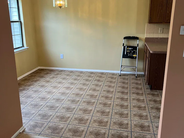 1811 Green Hollow Dr — Photo 14