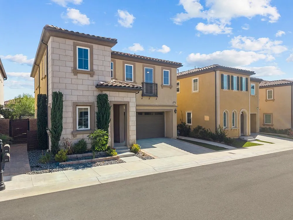 4 bed, 2664 sqft, $7,500 — Photo 1