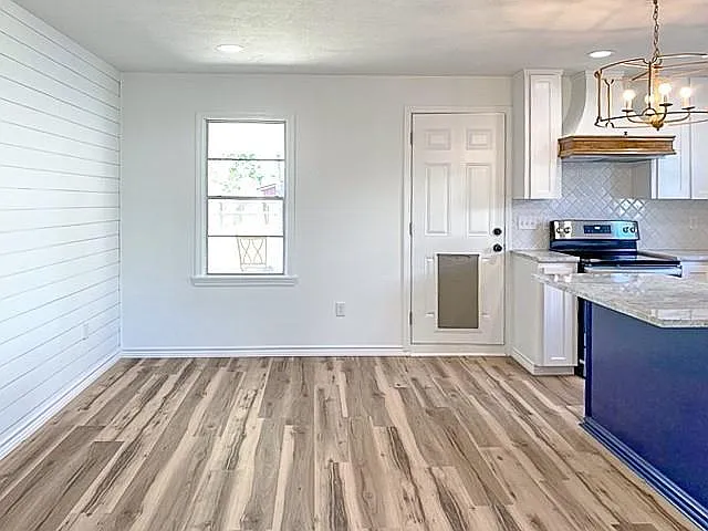 930 Shady Ln — Photo 5