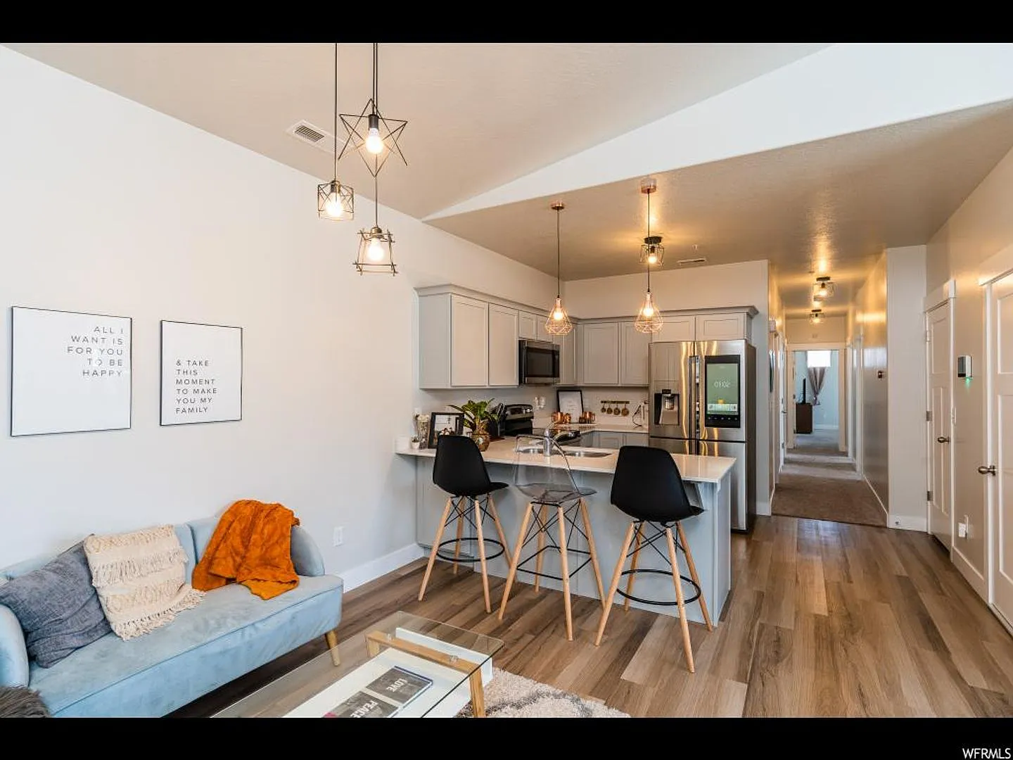 Get $500 Off The First Months Rent — Photo 3