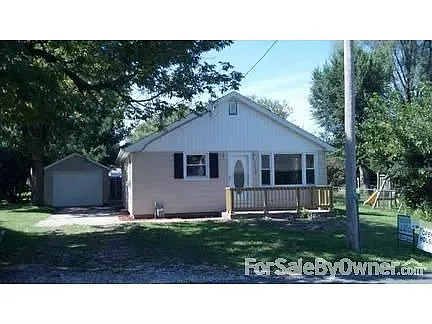 1197 S Maple St photo 1