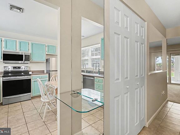 3rd image of 1829 Wexford Rd