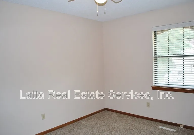 2916 SW Jackson St — Photo 10