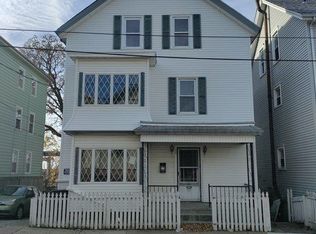 48 Meadow St, Fall River, MA 02720