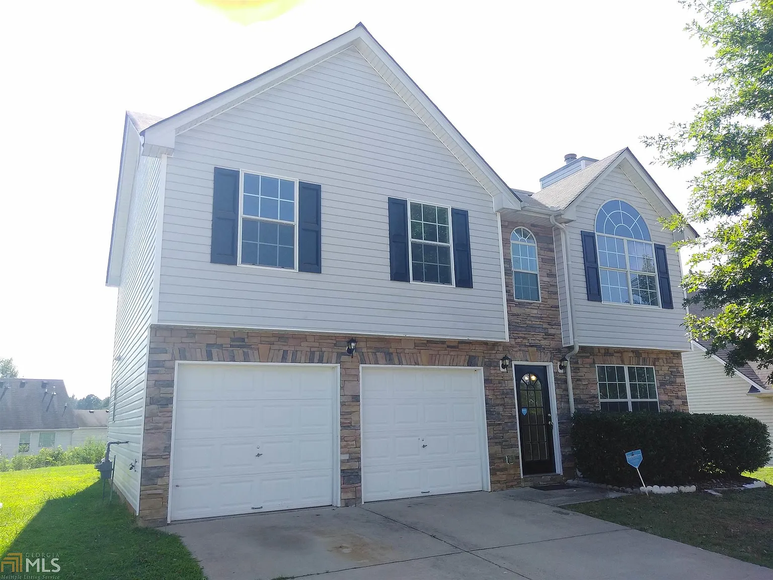 210 Greenway Dr photo 1