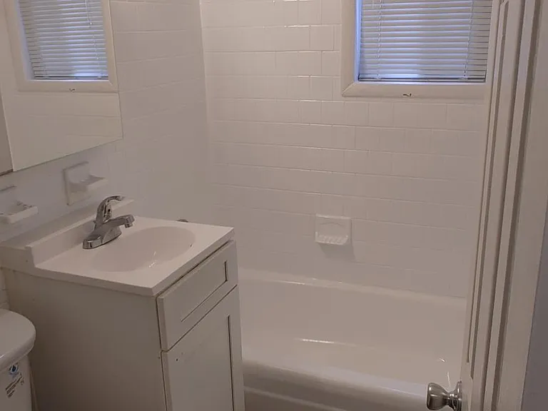 608 Eastern Ave NE #101 — Photo 4