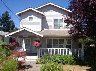 3746 SW 100th St, Seattle, WA 98146