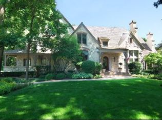 5 Norman Ct, Burr Ridge, IL 60527