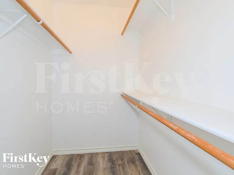 8136 Iris Cir — Photo 11