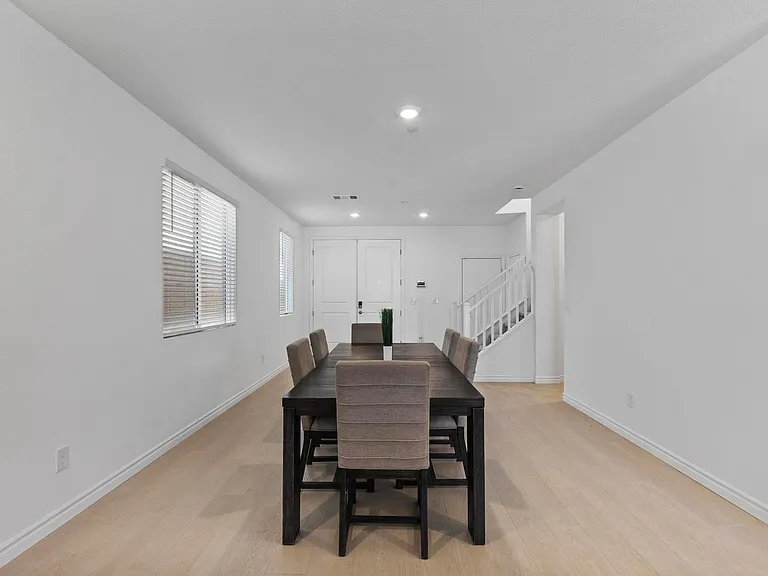 3546 Luciana Glen Ave — Photo 6
