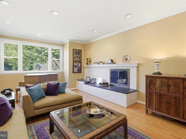 9107 Brierly Rd, Chevy Chase, MD 20815