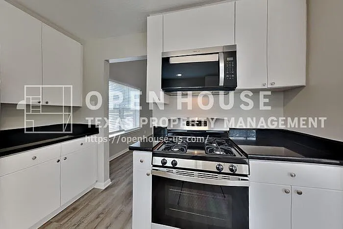 12827 Deer Cove Ln — Photo 7